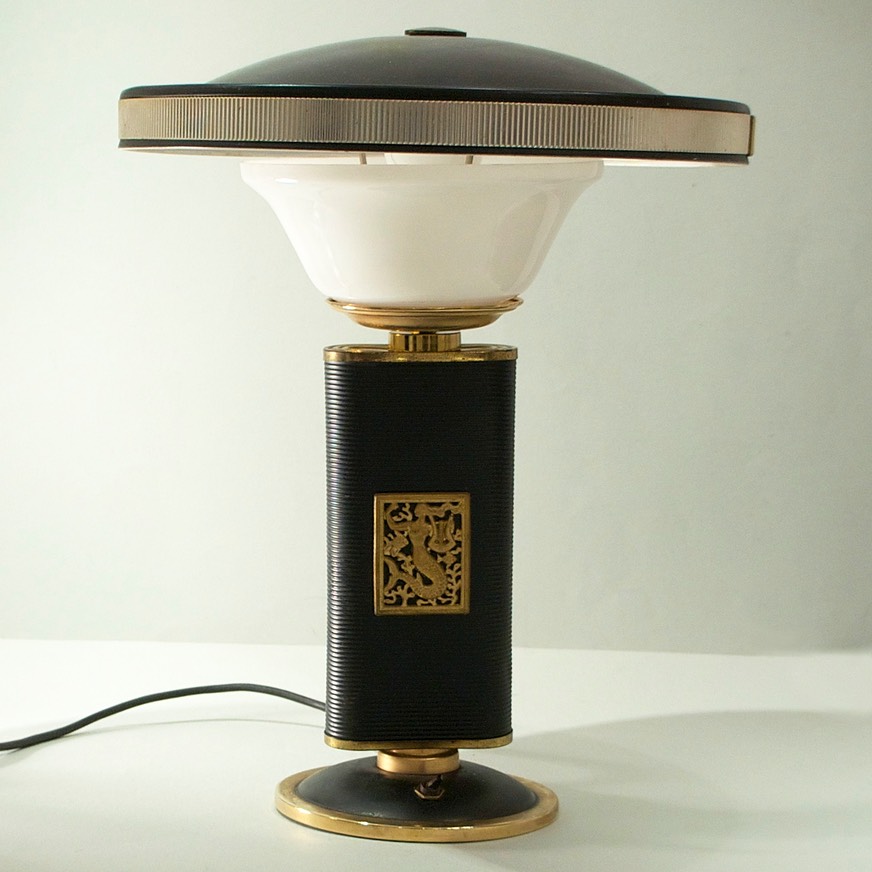 EILEEN GRAY LAMP1
