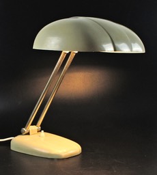 Bauhaus Weimar Sigfried Giedion table lamp BAG, Switzerland